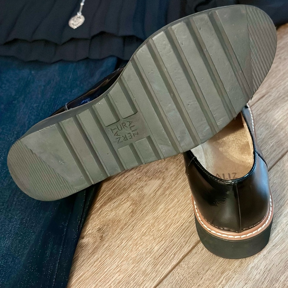 Naturalizer patent leather loafers - Picture 4 of 5